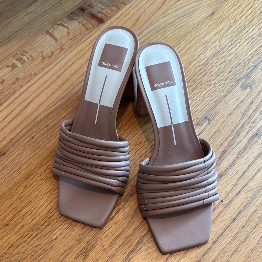 Dolce Vita Women's Brown Slide Sandals